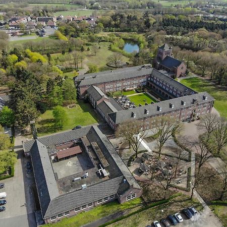 Fletcher Kloosterhotel Willibrordhaeghe Deurne Bagian luar foto